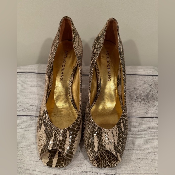 ARTURO CHIANG Women's Snakeskin Peep Toe Heels/size 7 - Picture 3 of 15